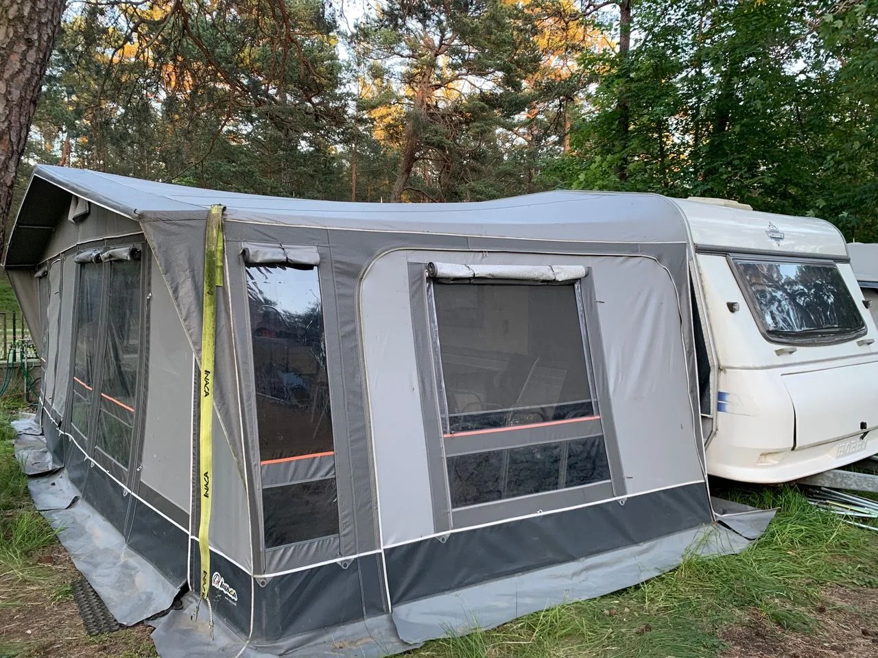 Hobby 660 nr 2 przedsionek 3 m