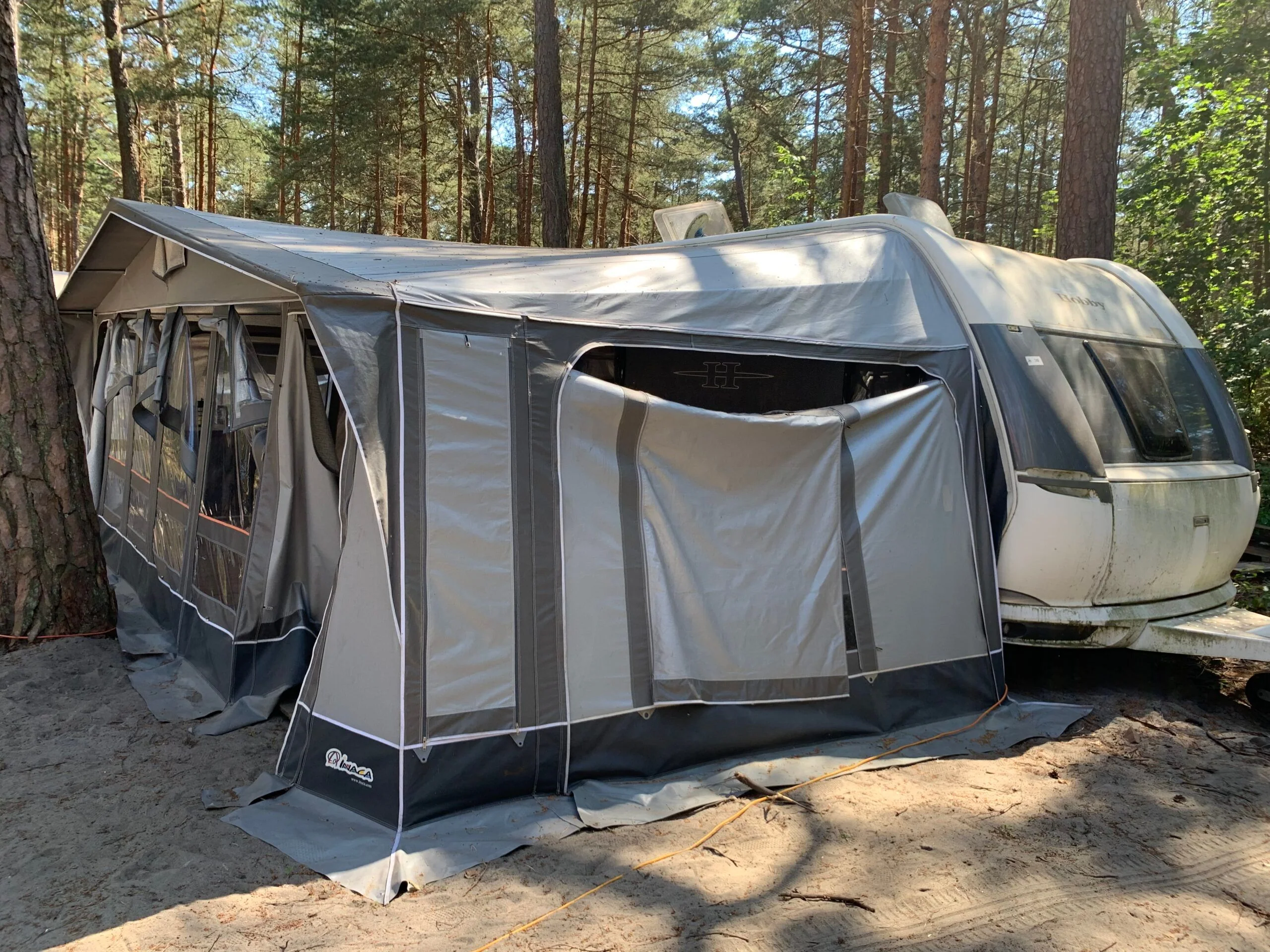 VIP 3: Hobby 650 KMFe. WC, TV, przedsionek INACA STELA 3m.